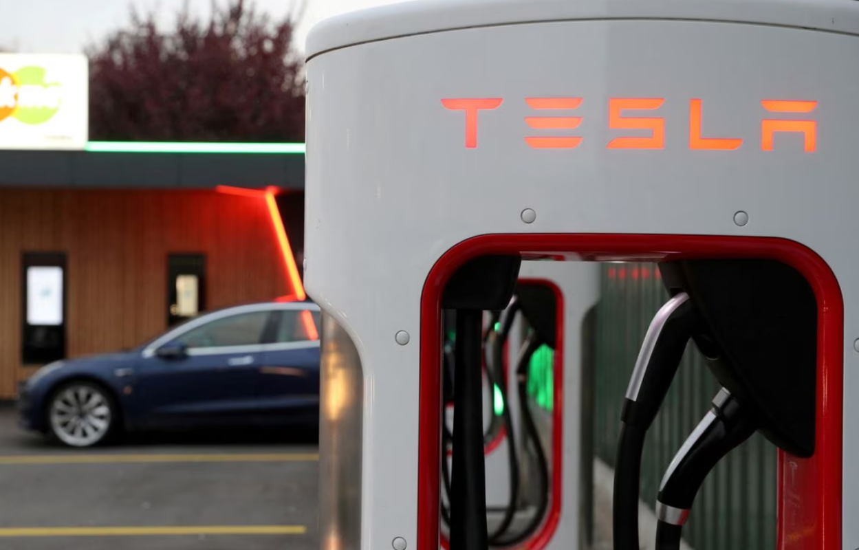 Tesla использует налоговые льготы Байдена, чтобы компенсировать снижение цен на электромобили