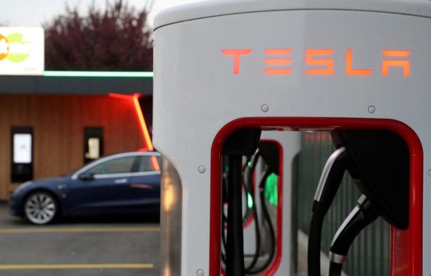 Tesla использует налоговые льготы Байдена, чтобы компенсировать снижение цен на электромобили