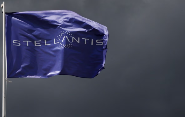 Генеральный директор Stellantis говорит, что маржа Tesla пострадала, поскольку производитель электромобилей сталкивается с проверкой реальности
